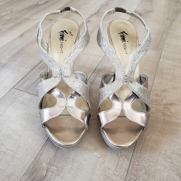 🌟 Women's sandals 🌟 - Picture 1 of 4